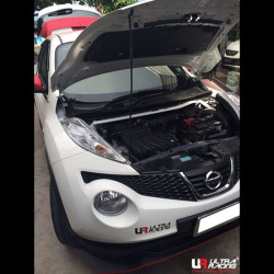 Nissan Juke 10+ UltraRacing a 2 punti Barra anteriore degli ammortizzatori