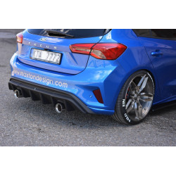 Difussore posteriore con lo scarico Ford Focus ST-Line Mk4