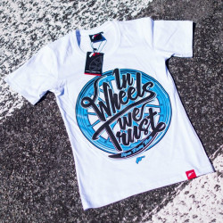 T-shirt da donna JAPAN RACING In wheels we trust, bianco