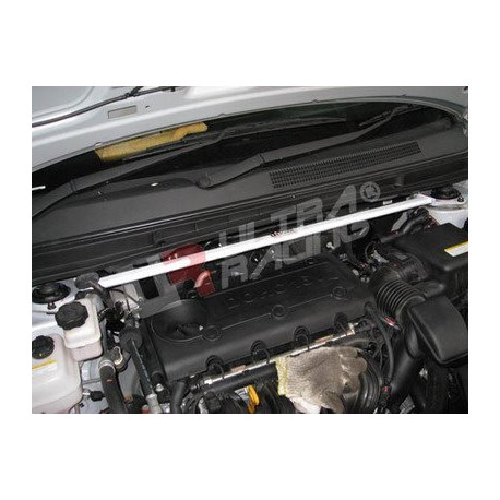 Strutbars (montanti) Kia Rondo 09+ UltraRacing a 2 punti Barra anteriore&nbsp;superiore | race-shop.it