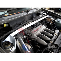 ULTRA RACING barra duomi anteriore a 2 punti per VW Golf I