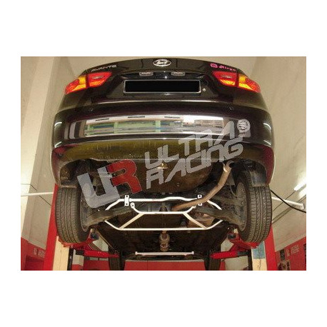 Strutbars (montanti) Hyundai Avante / Elantra 08+ UltraRacing 4 punti Barra posteriore | race-shop.it