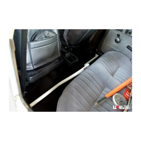 Strutbars (montanti) Mitsubishi Lancer A174 79-87 UltraRacing Barra del pavimento | race-shop.it