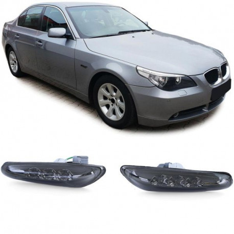Fari RACES frecce laterali a LED per BMW E46 E60 E61 X3 E83, nero-fumé | race-shop.it